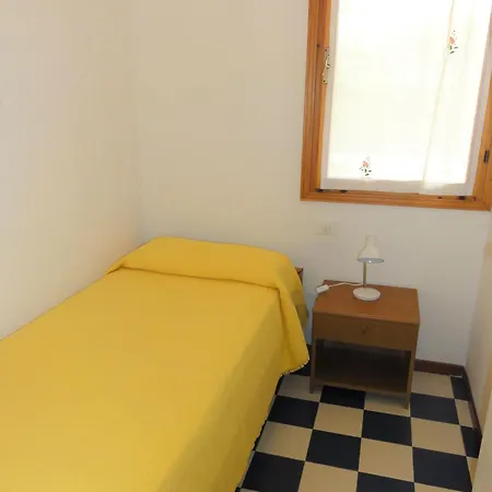 Charming Two-storey Flat 빌라